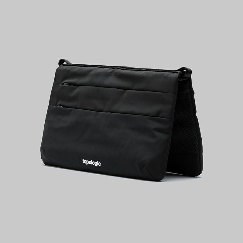 topologie］フラットサコッシュ スモール／トポロジー ｜オンセブン