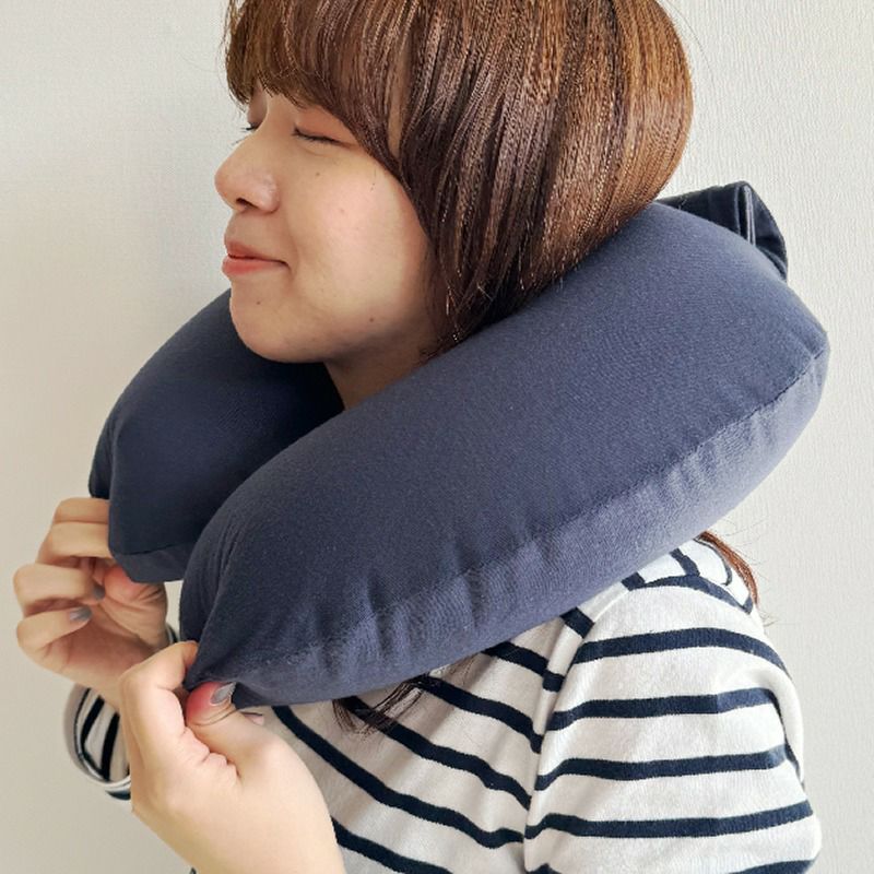 あなたのネックを支えます。ピロピロッ♪ネックピロー Nissy