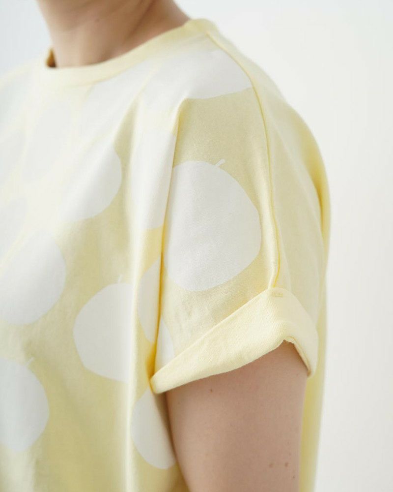 ［NATURAL LAUNDRY］空紡天竺リンゴプリントドルマンTシャツ