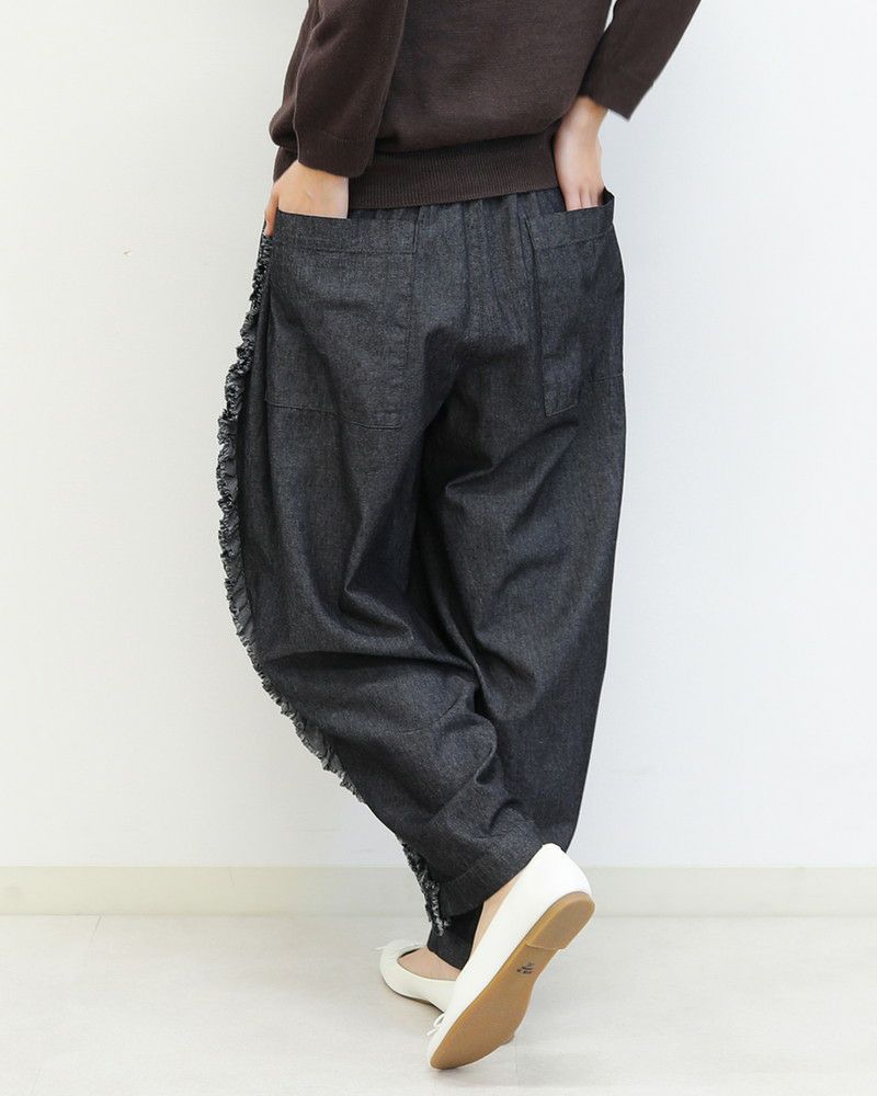 サイドフリルデニムテーパードパンツ